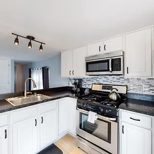  Apartment Warrens Park United States